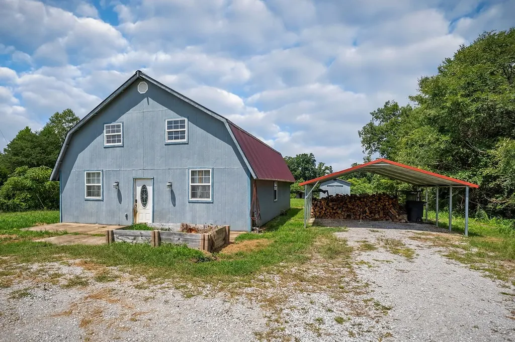 2530 Pollard Road Walling TN 38587