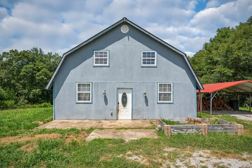 2530 Pollard Road Walling TN 38587