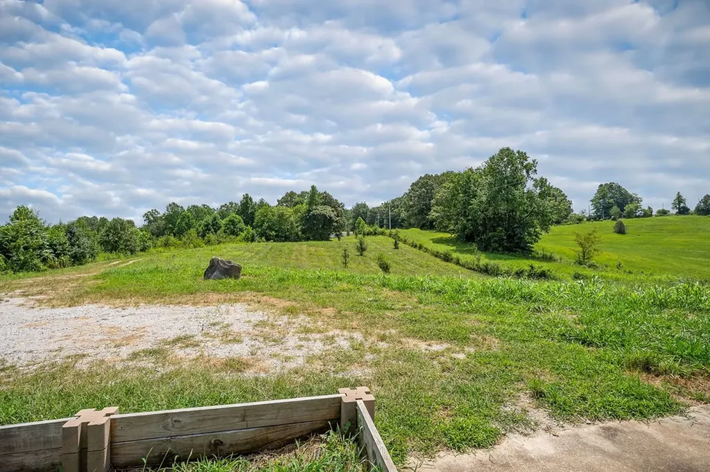 2530 Pollard Road Walling TN 38587