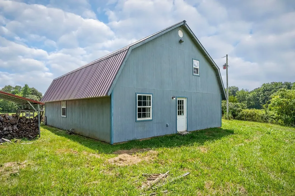 2530 Pollard Road Walling TN 38587