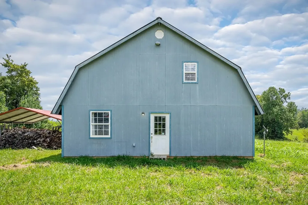 2530 Pollard Road Walling TN 38587