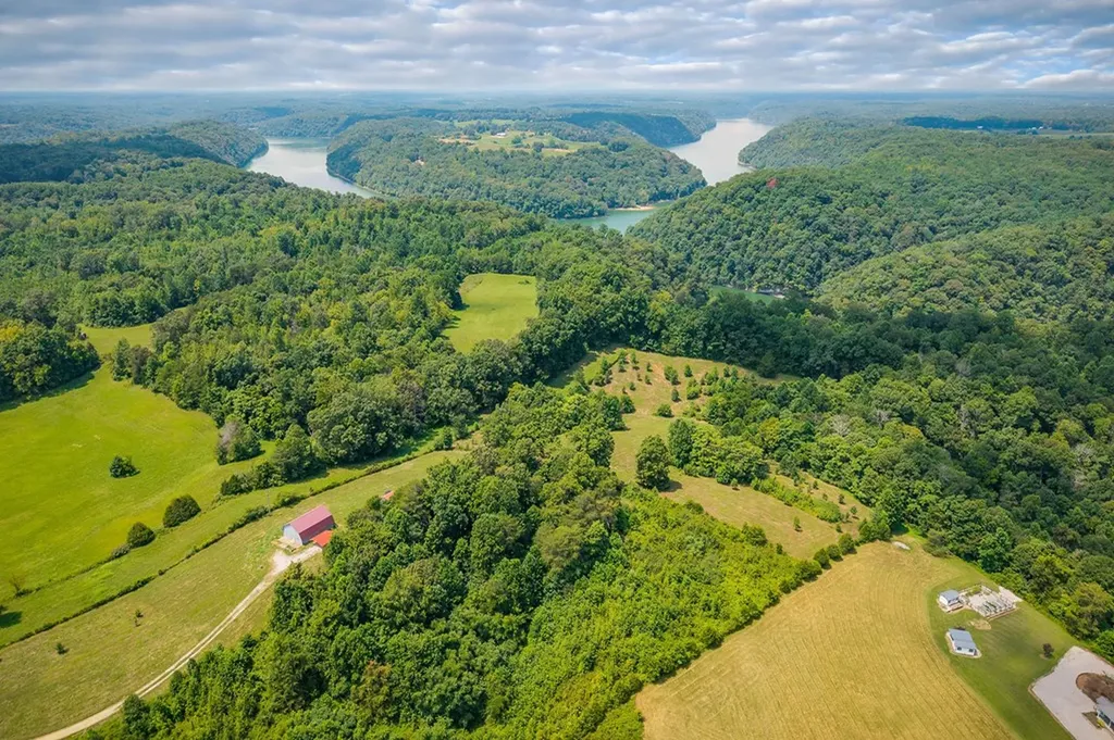 2530 Pollard Road Walling TN 38587