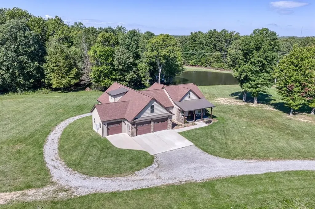 804 Linder Loop Crossville TN 38571