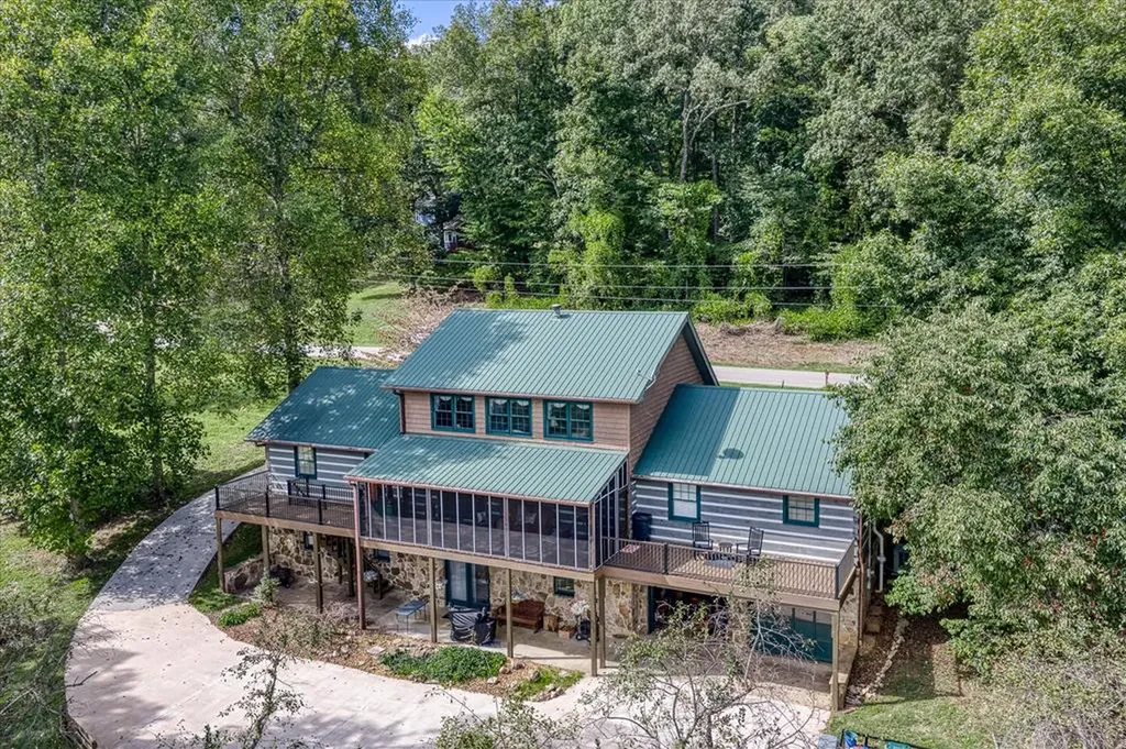 472 Mountain Drive Livingston TN 38570