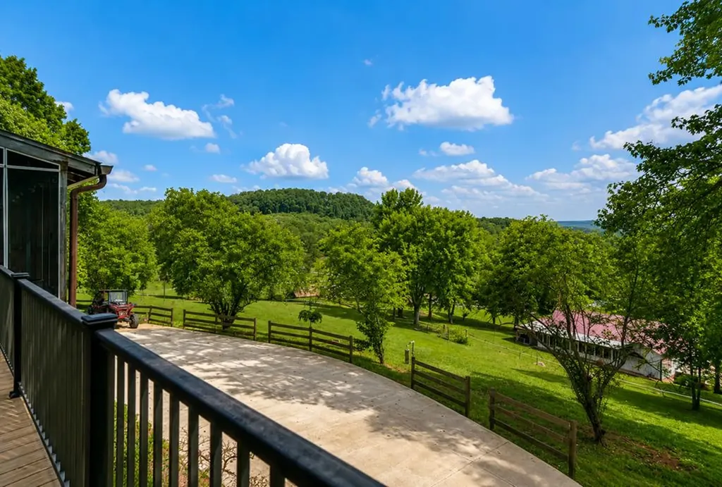 472 Mountain Drive Livingston TN 38570