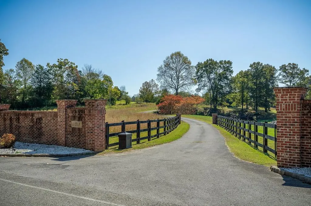 151 Pigeon Roost Creek Road Cookeville TN 38506