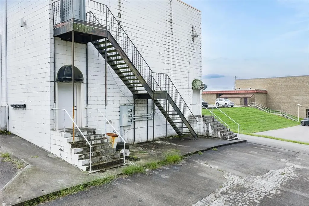 306 W Broad Street Livingston TN 38570