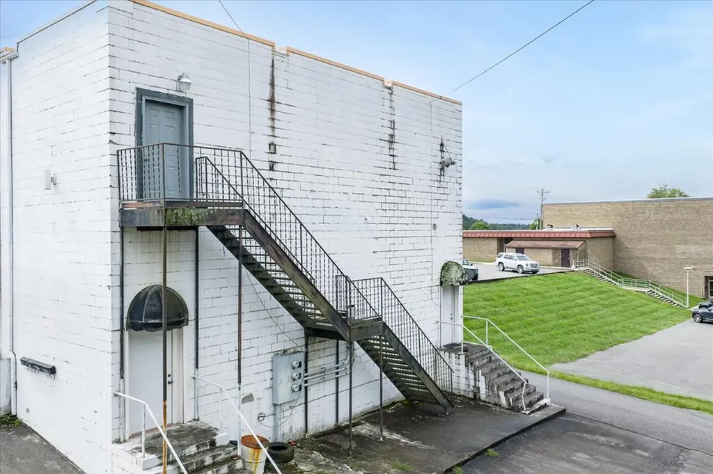 306 W Broad Street Livingston TN 38570