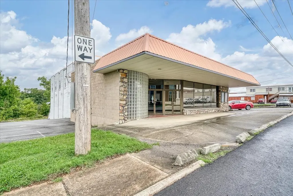 306 W Broad Street Livingston TN 38570