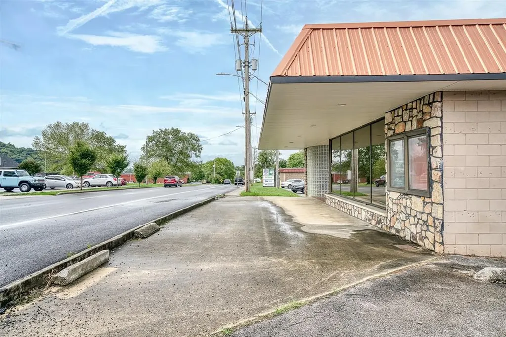 306 W Broad Street Livingston TN 38570