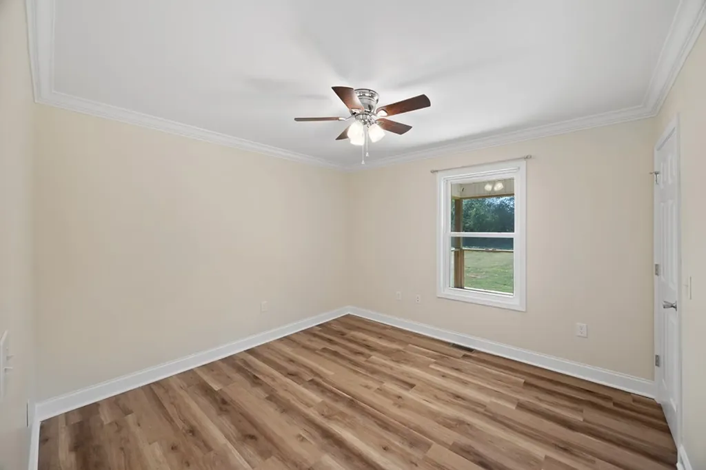 808 Riverside Circle Celina TN 38551