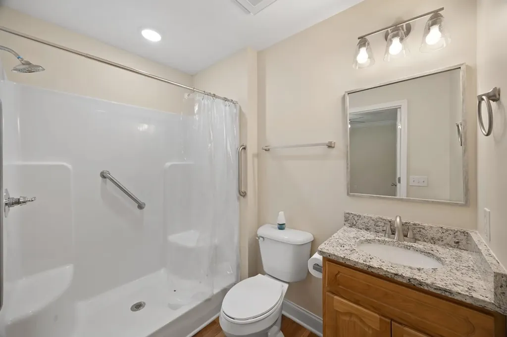 808 Riverside Circle Celina TN 38551