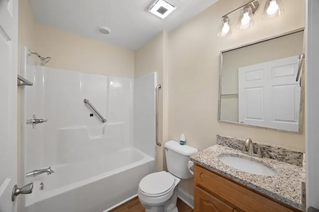 808 Riverside Circle Celina TN 38551