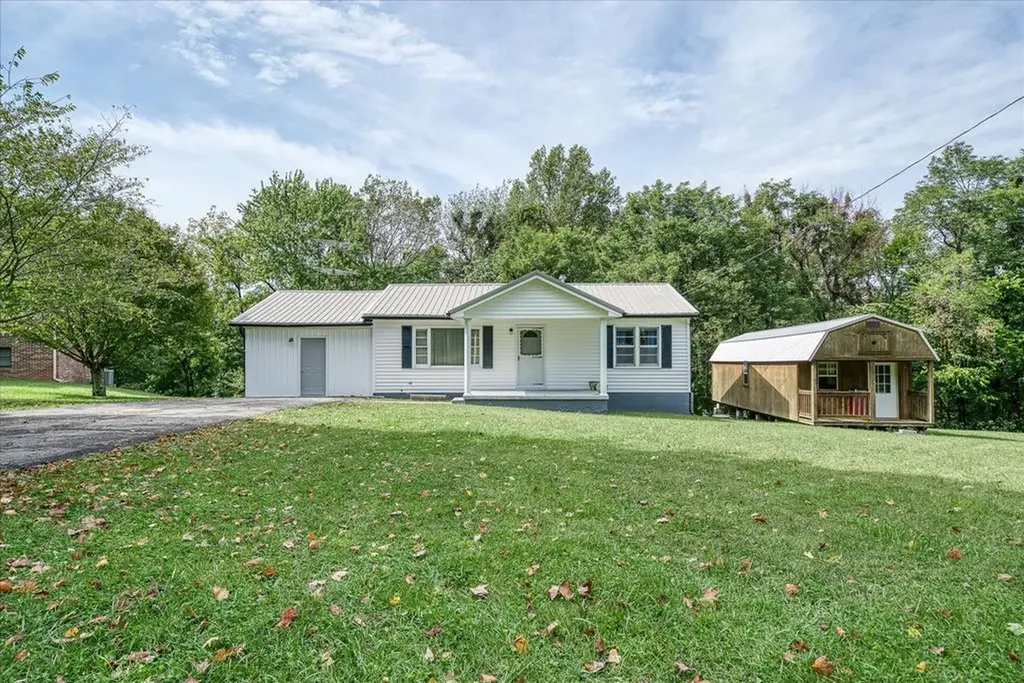 671 Lemont And Yates Mountain Road Spencer TN 38585