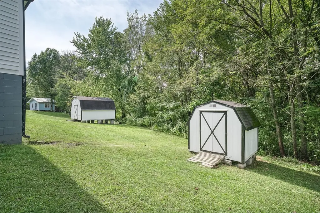 671 Lemont And Yates Mountain Road Spencer TN 38585