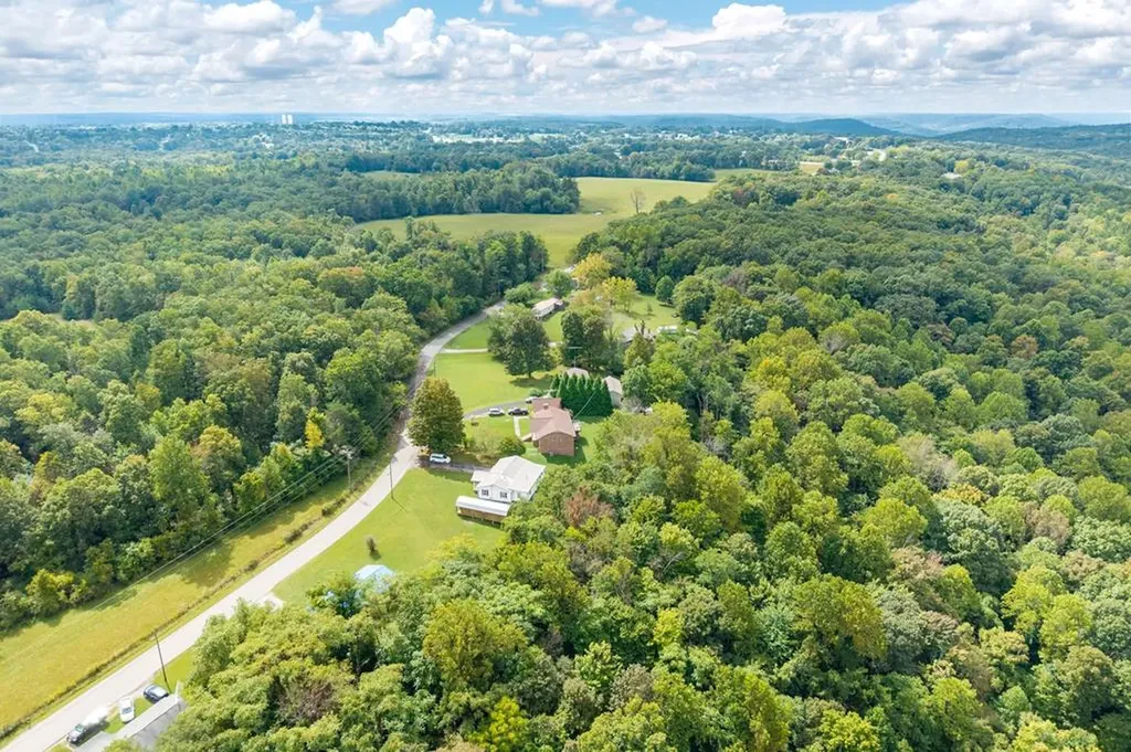 671 Lemont And Yates Mountain Road Spencer TN 38585