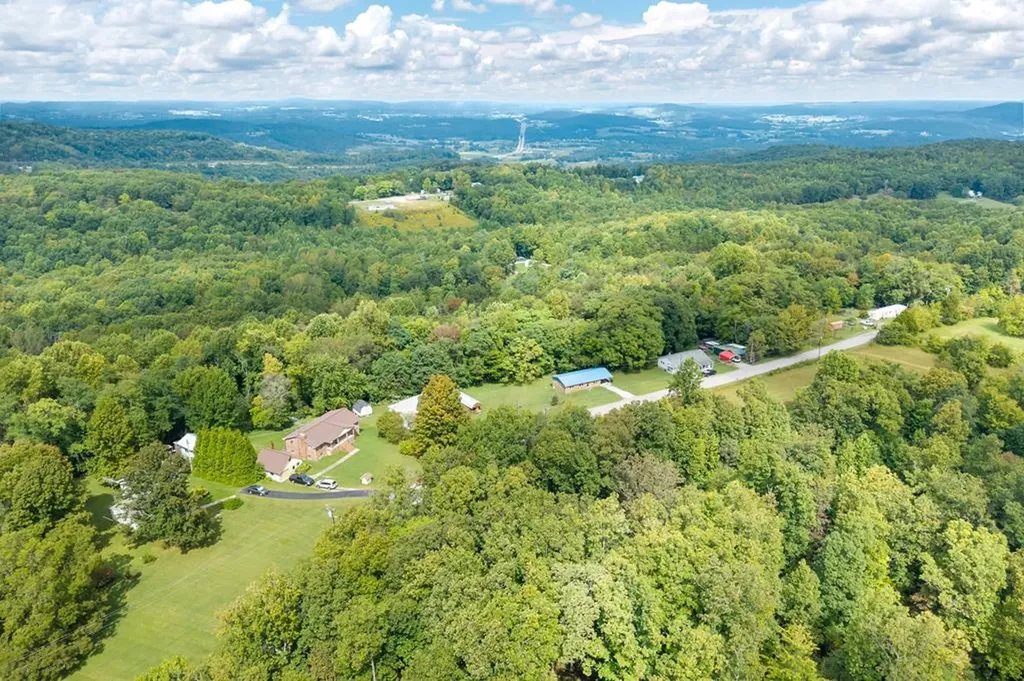 671 Lemont And Yates Mountain Road Spencer TN 38585