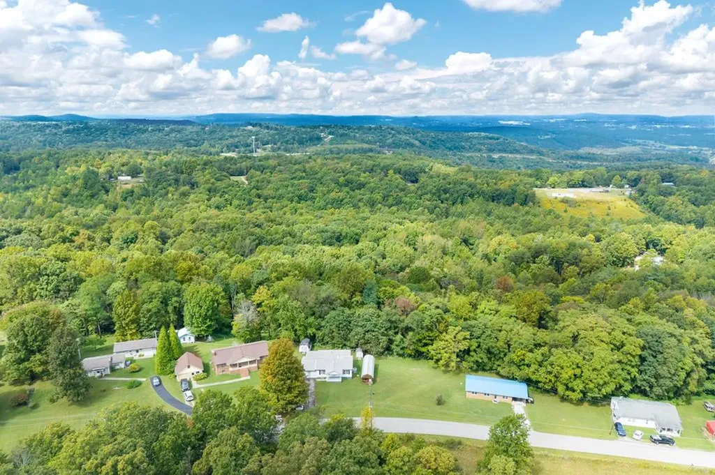 671 Lemont And Yates Mountain Road Spencer TN 38585