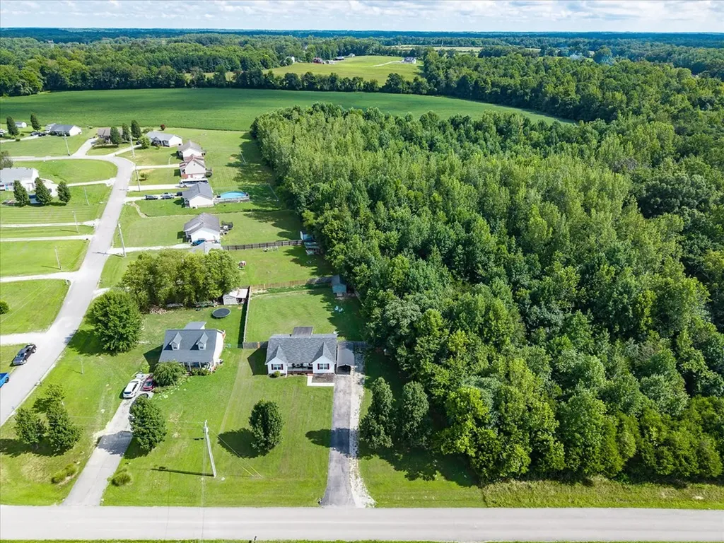 6775 Thomas Twin Oak Baxter TN 38544