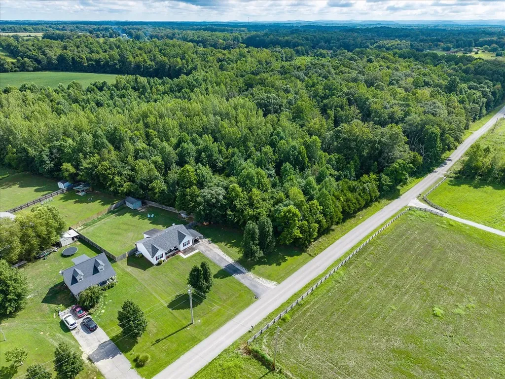 6775 Thomas Twin Oak Baxter TN 38544