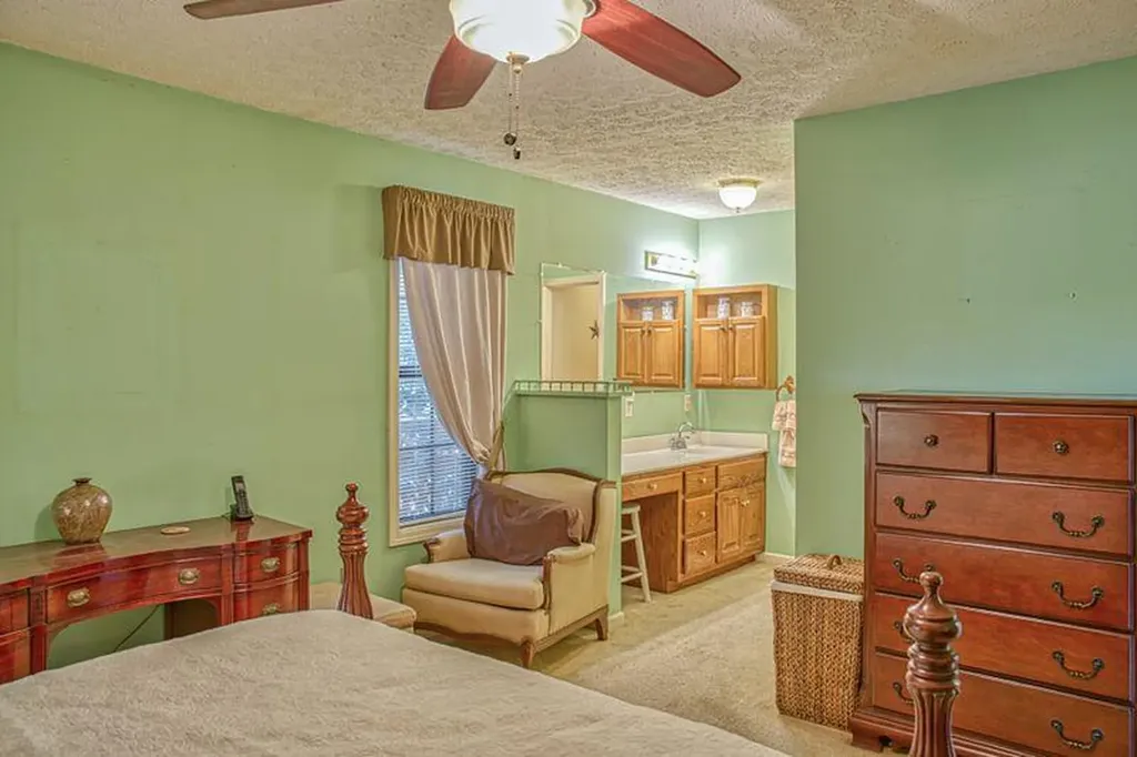 4650 Highway 52 W. Lafayette TN 37083