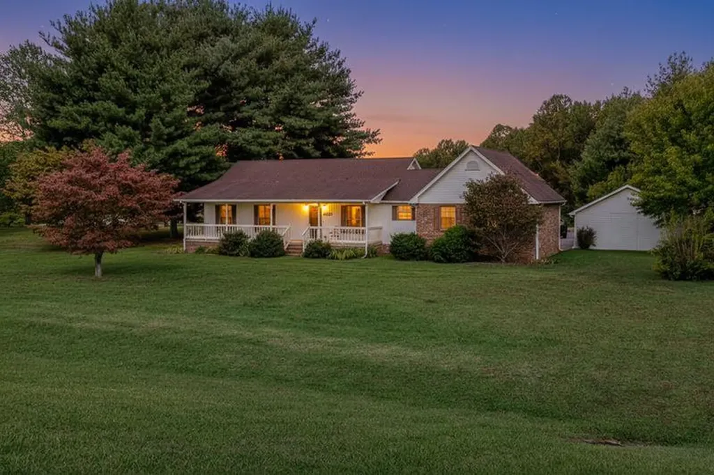 4650 Highway 52 W. Lafayette TN 37083