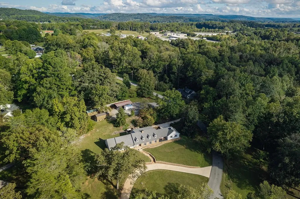 1400 Thomas Circle Cookeville TN 38506