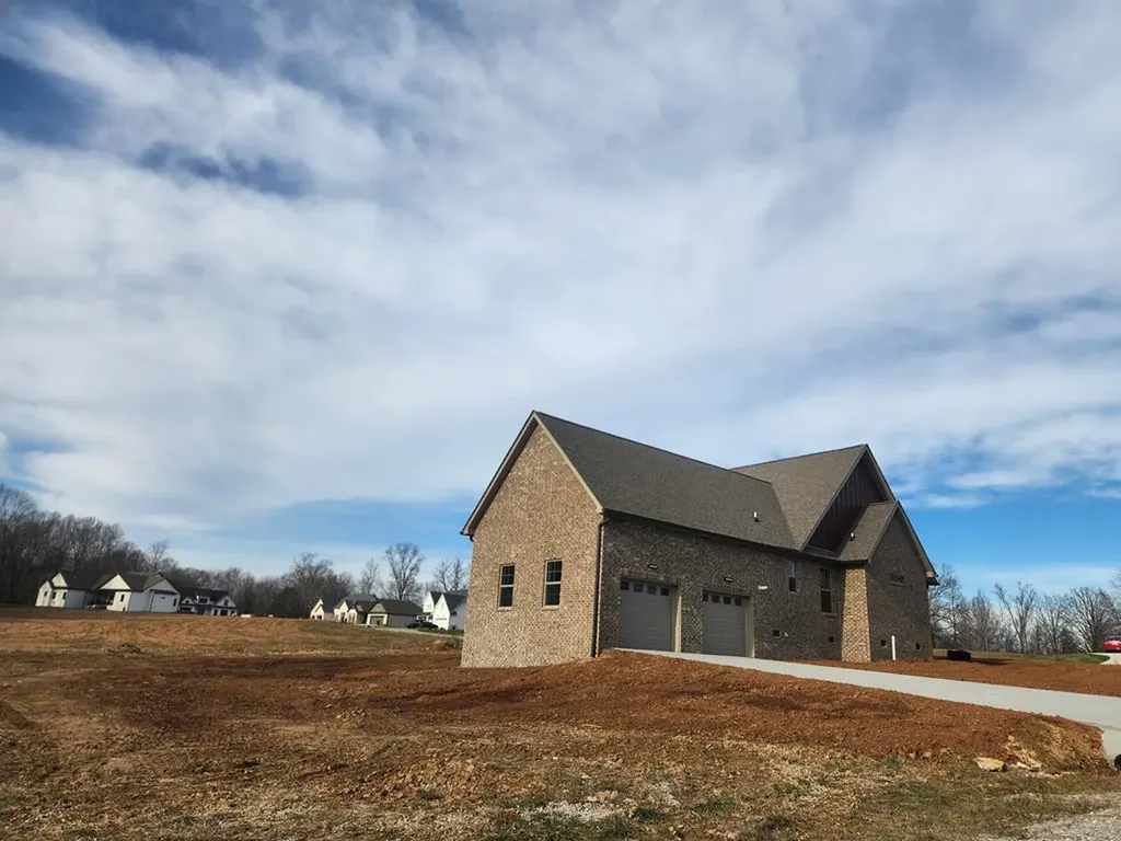 7140 Honeysuckle Trail Baxter TN 38544