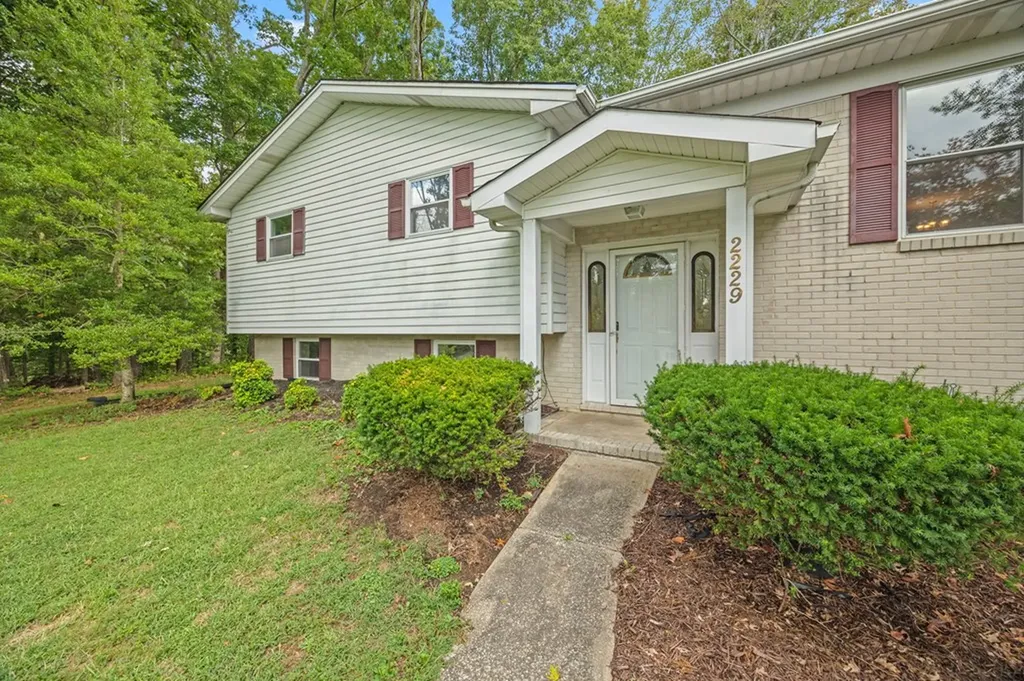 2229 Sharon Avenue Cookeville TN 38501