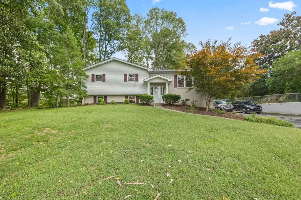 2229 Sharon Avenue Cookeville TN 38501