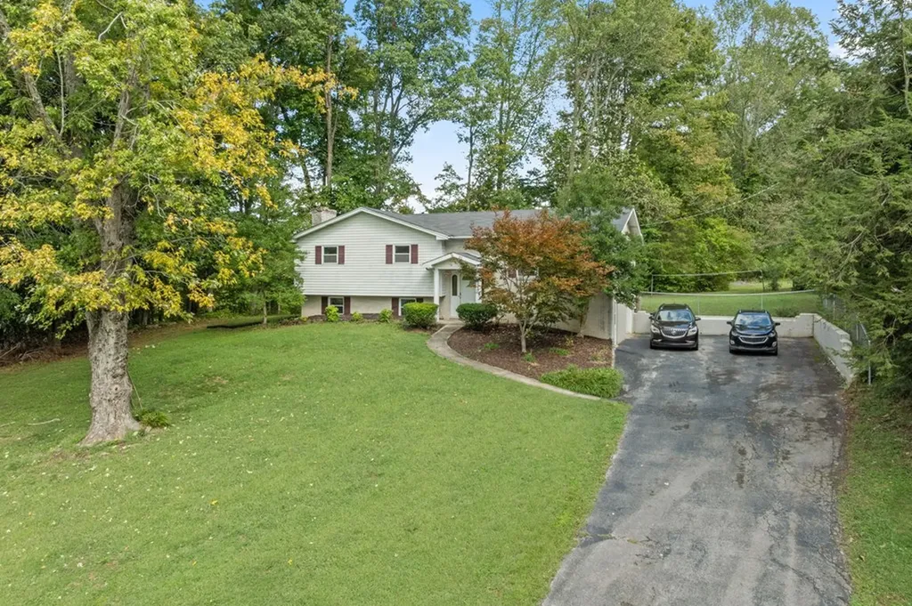 2229 Sharon Avenue Cookeville TN 38501