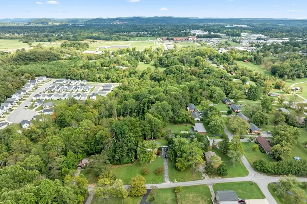 2229 Sharon Avenue Cookeville TN 38501