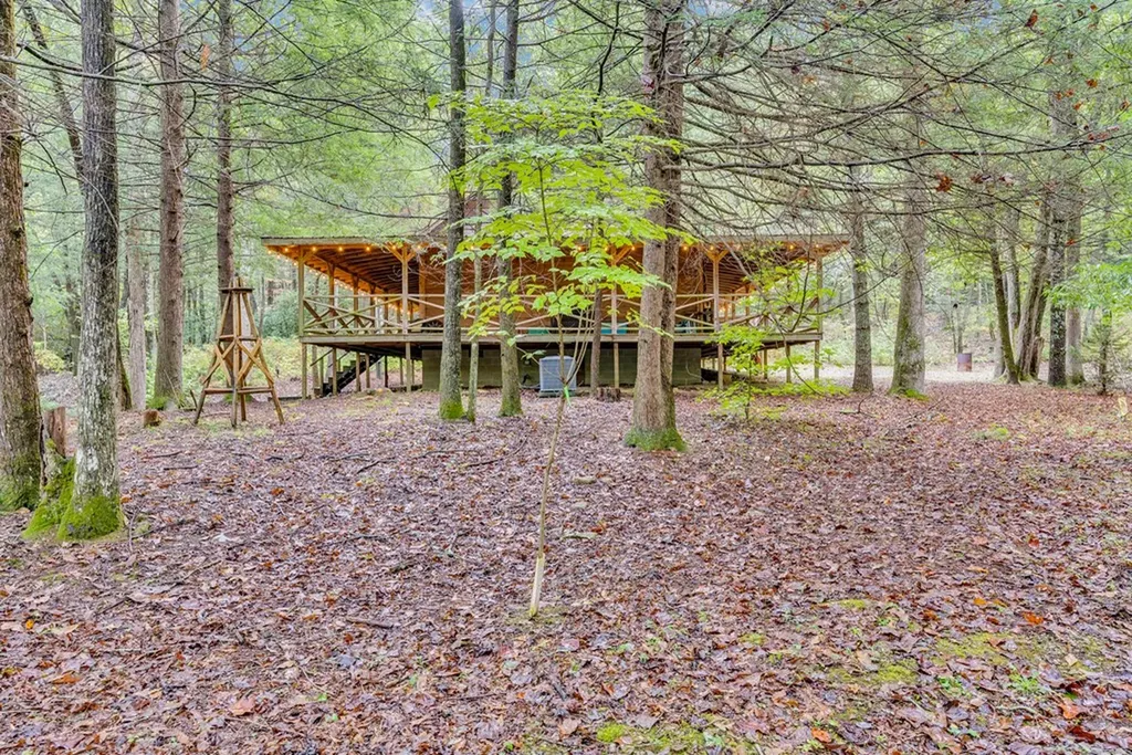 6573 Smith Mountain Road Crab Orchard TN 37723