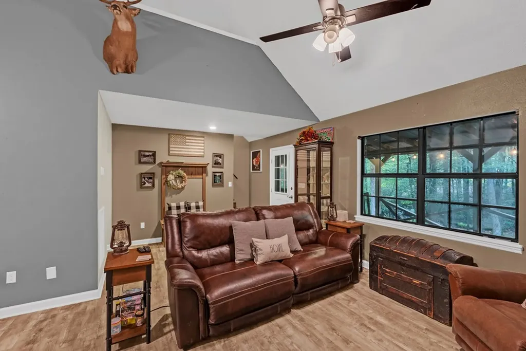 6573 Smith Mountain Road Crab Orchard TN 37723