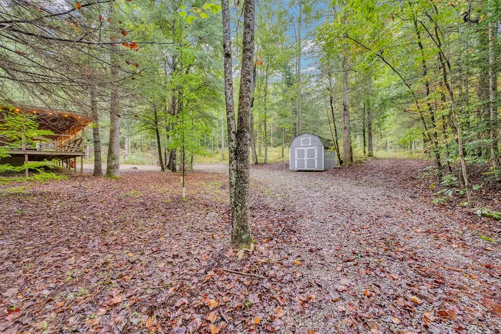 6573 Smith Mountain Road Crab Orchard TN 37723