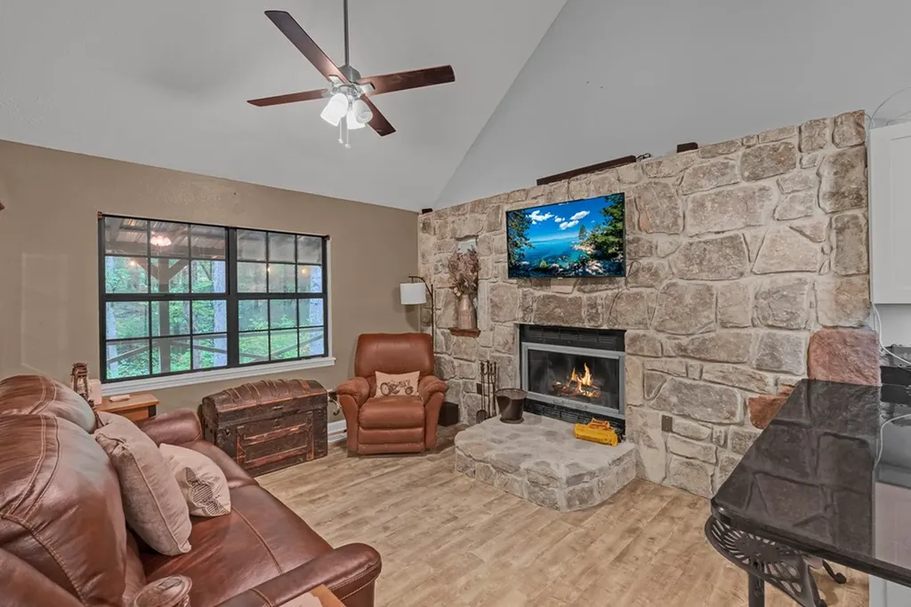 6573 Smith Mountain Road Crab Orchard TN 37723