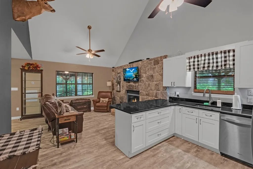 6573 Smith Mountain Road Crab Orchard TN 37723