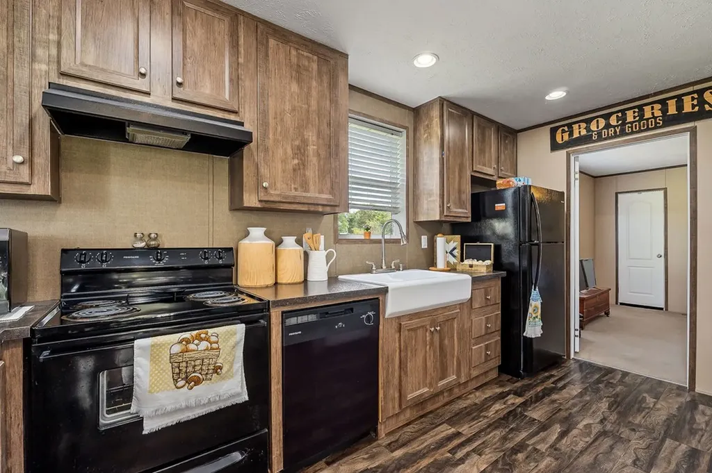 1180 Lake Hill Road Monterey TN 38574