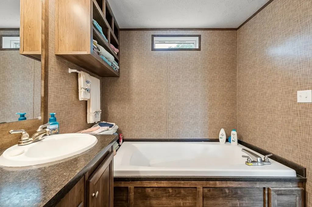 1180 Lake Hill Road Monterey TN 38574