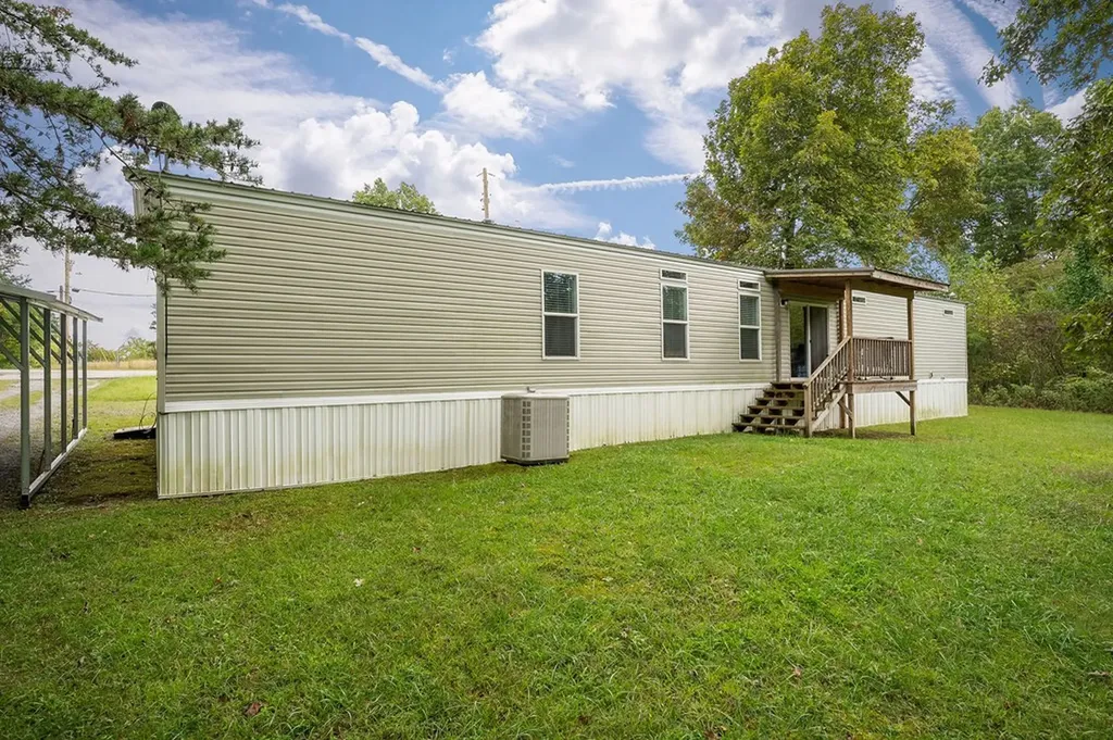 1180 Lake Hill Road Monterey TN 38574