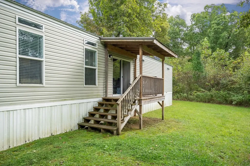 1180 Lake Hill Road Monterey TN 38574