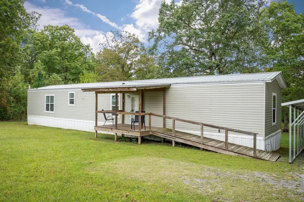 1180 Lake Hill Road Monterey TN 38574