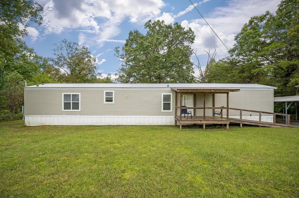 1180 Lake Hill Road Monterey TN 38574