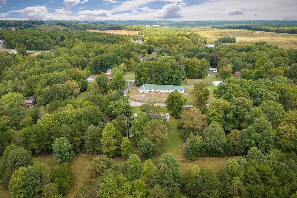 1180 Lake Hill Road Monterey TN 38574