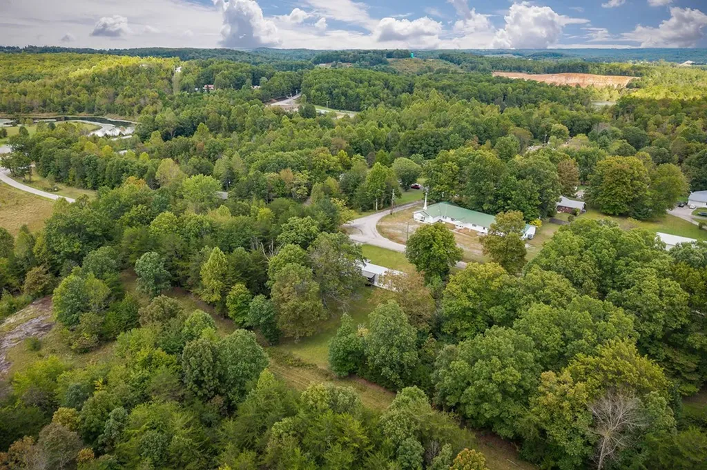 1180 Lake Hill Road Monterey TN 38574