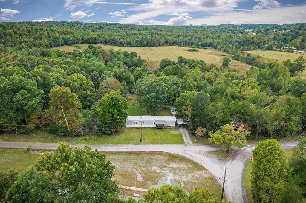 1180 Lake Hill Road Monterey TN 38574