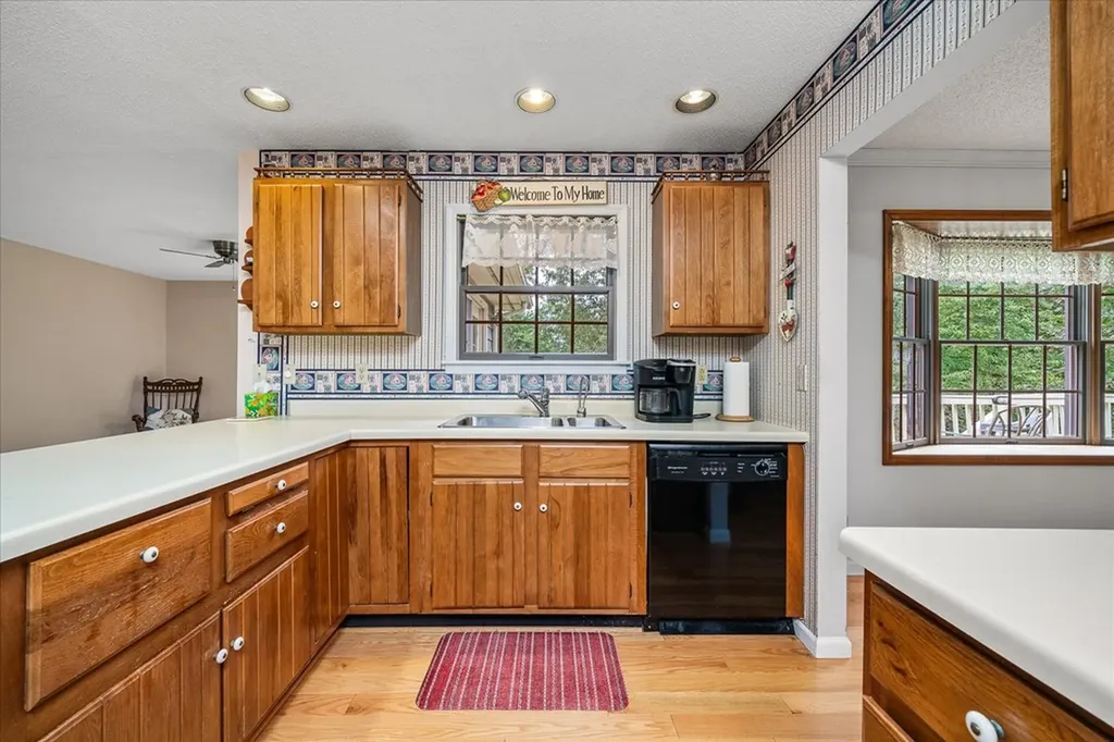 34 Beachwood Lane Crossville TN 38558