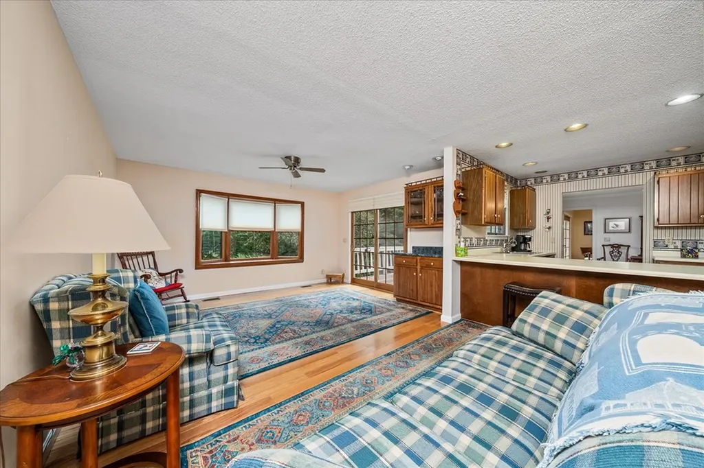 34 Beachwood Lane Crossville TN 38558