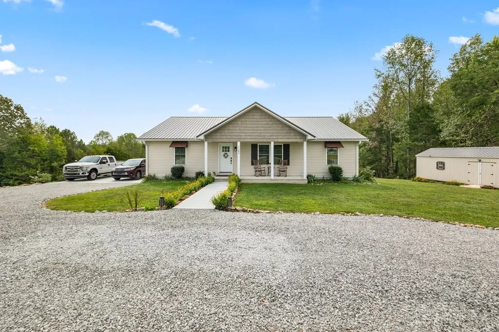 7285 Rock Island Road Baxter TN 38544
