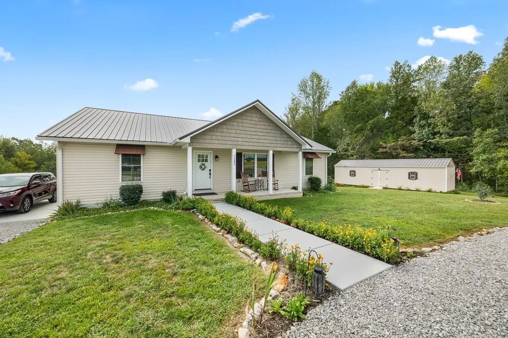 7285 Rock Island Road Baxter TN 38544